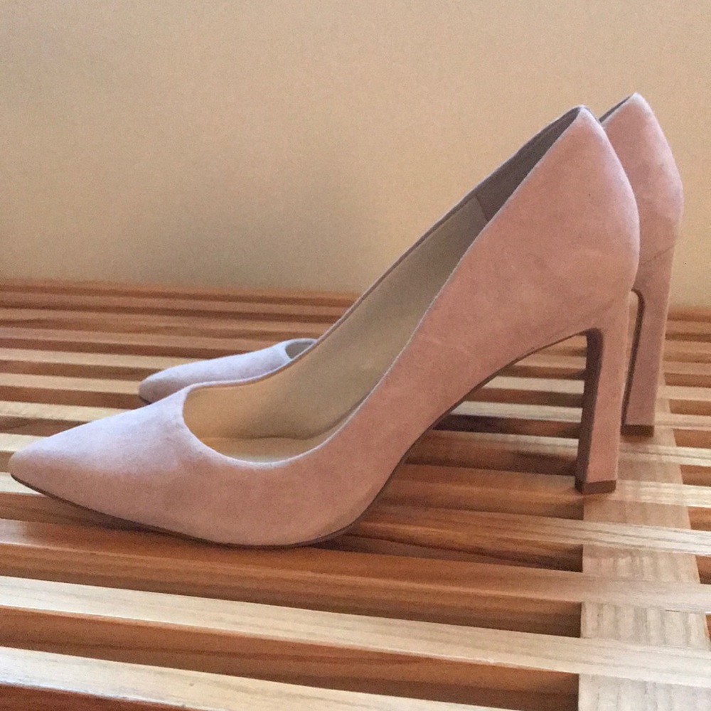 Enzo Angiolini blush suede heels